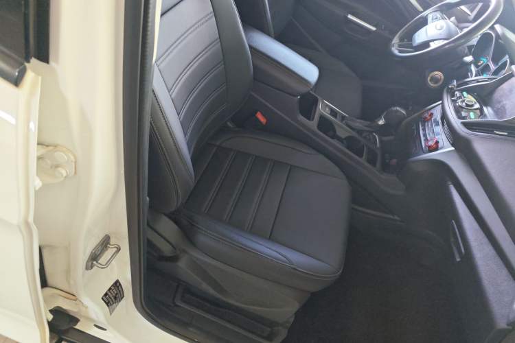 Used Ford Kuga 2017 EcoBoost 180 Two-Wheel-Drive Elite Trim
