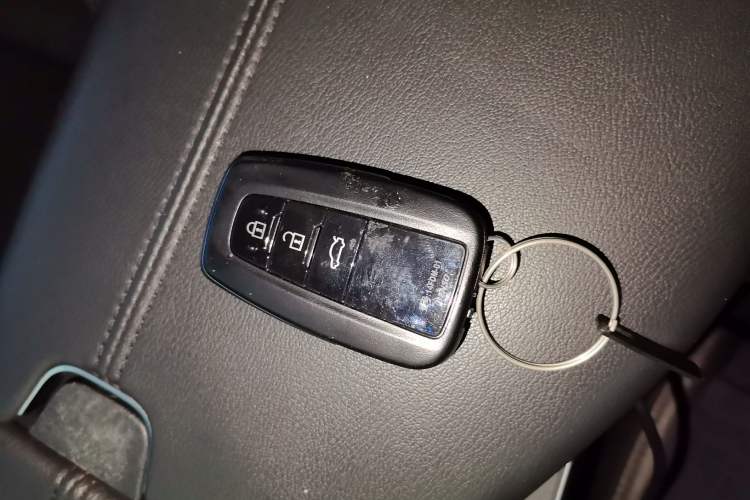 Used Toyota Avalon 2019 2.0L Luxury Edition China VI Standard
