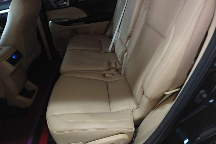 Used Toyota Highlander 2015 2.0T Two-Wheel Drive Elite Edition 7 Seats
