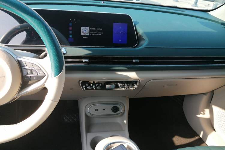 Used ORA Good Cat 2023 401 km Standard Range Comfort Version Lithium Iron Phosphate
