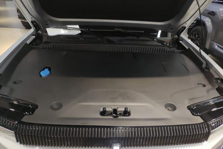 Used  03 2024 472km Four-Wheel Drive Long-Range Version
