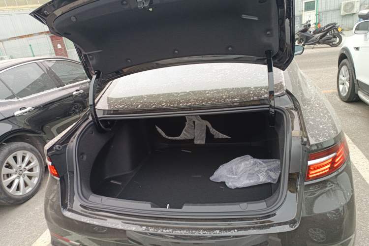 Used Geely Auto Preface 
