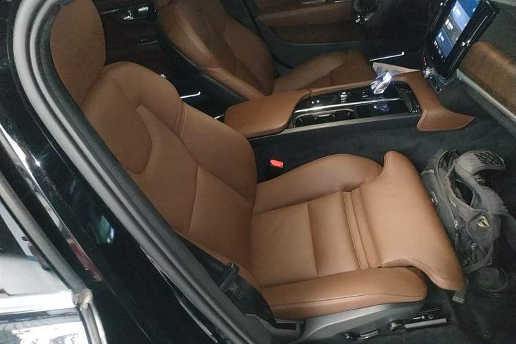 Used Volvo S90 2025 B5 Zhiyuan Luxury Edition
