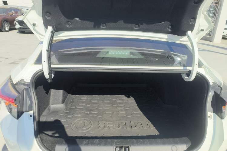 Used Dongfeng Aeolus Yixuan 2021 230T Automatic Glory Edition