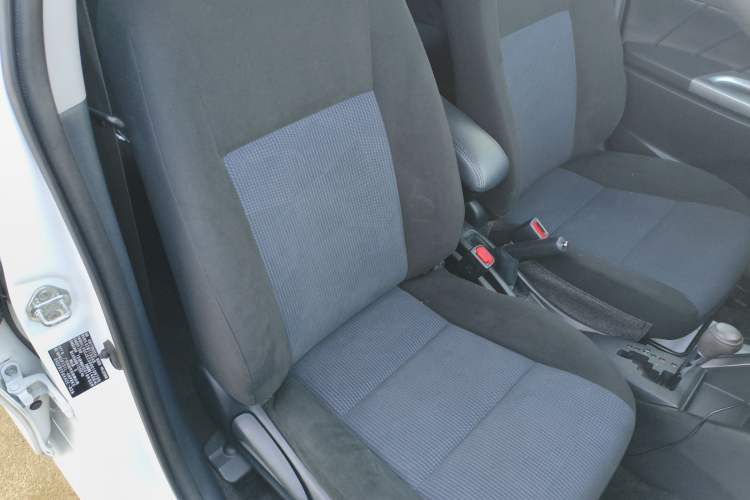 Used Toyota YARiS L 2015 1.5E Automatic Charm Edition
