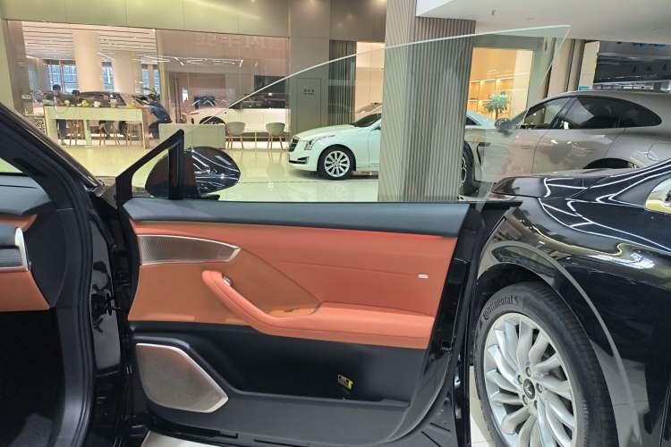 Used ONVO L60 2024 60 kWh All-Wheel Drive
