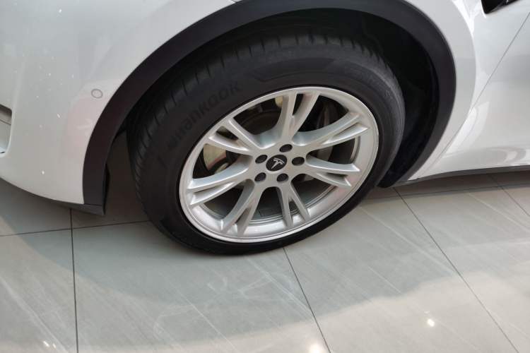 Used Tesla Model Y 2022 Long-Range All-Wheel-Drive Version
