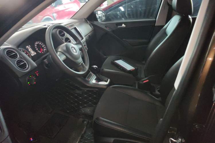 Used Volkswagen Tiguan L 2016 300TSI Automatic Two-Wheel Drive Trend Edition