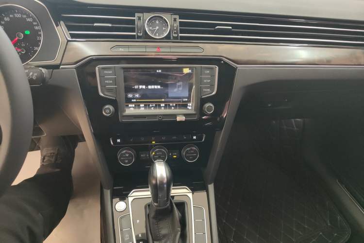 Used Volkswagen Magotan 2017 380TSI DSG Luxury Model
