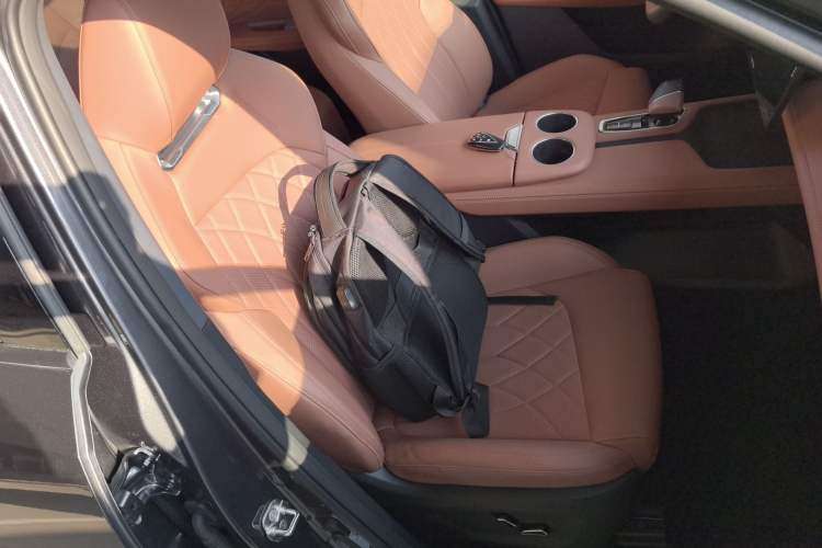 Used Changan UNI-Z New Energy 2024 Blue Whale Smart Electric iDD 125km Excellence Model