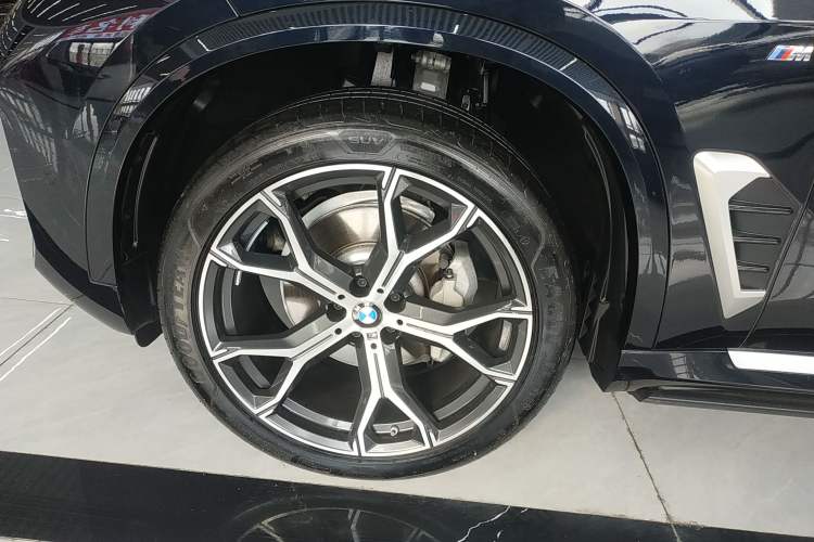 Used BMW X5 2023 xDrive 30Li Luxury M Sport Package