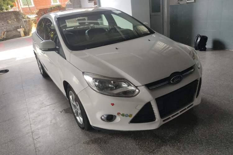 Used Ford Focus 2012 Sedan 1.6L Automatic Fashion Edition