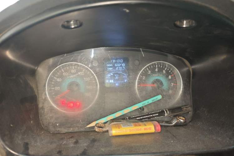 Used Jinbei New Hiace X30L 2023 1.5L Wealth Edition Van 2/5-Seater Air-Conditioned Model SWC15M
