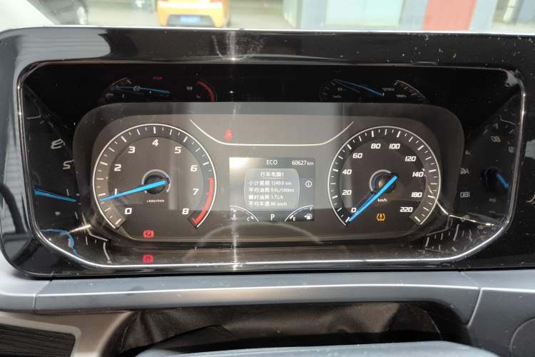 Used Ford Transit 2023 2.0T Gasoline Automatic Multi-Purpose Commercial Vehicle Mid-Drive Low-Roof Design 5/6 Seats