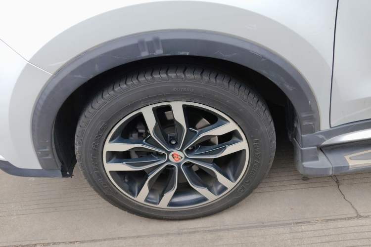 Used Roewe RX5 2016 30T Two-Wheel Drive Automatic Internet Smart Edition
