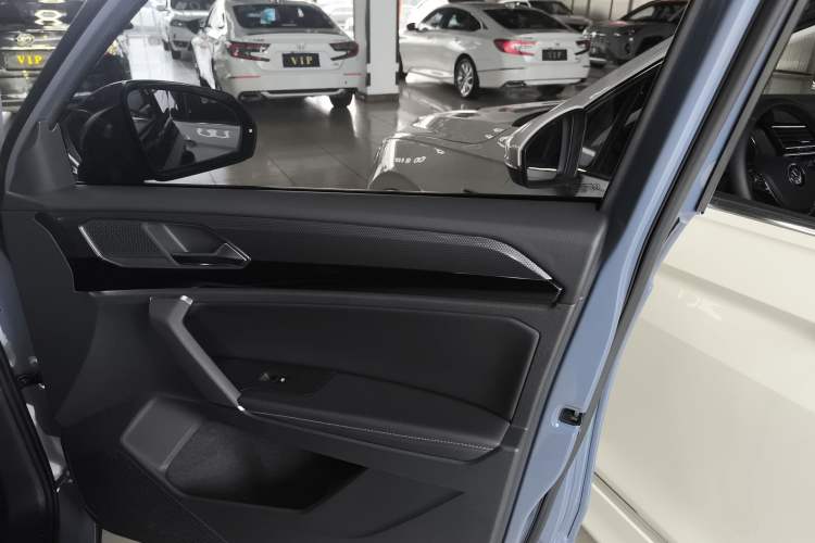 Used Volkswagen Tayron X 2020 330TSI Two-Wheel Drive Luxury Smart Connectivity Version
