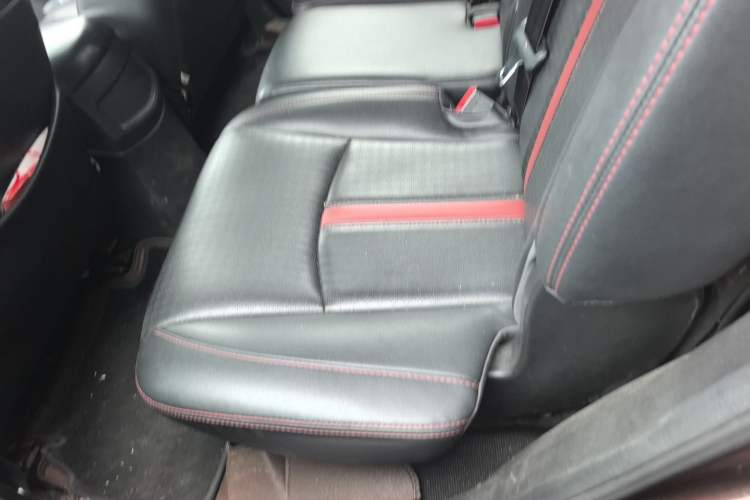 Used BYD S7 2015 2.0T Automatic Prestige Model
