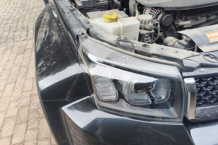 Used Beijing Auto BJ40 2018 PLUS 2.3T Automatic Four-Wheel Drive Premium Edition China V
