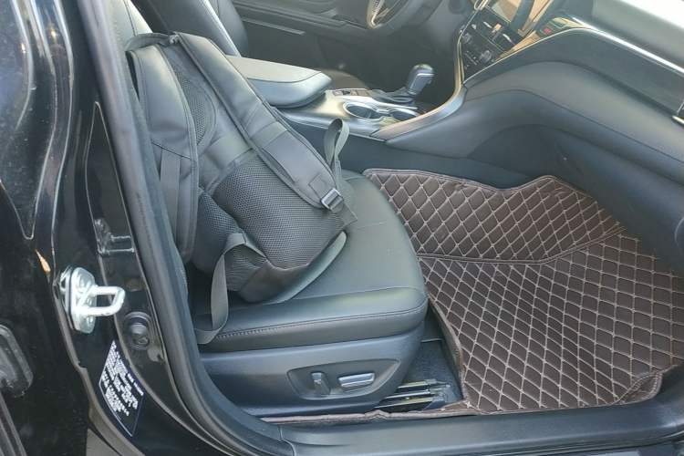 Used Toyota Camry 2021 2.0G Luxury Edition
