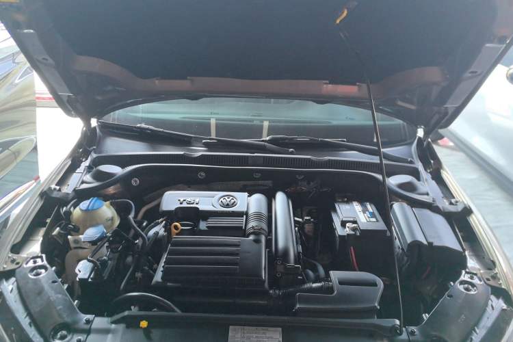 Used Volkswagen Sagitar 2015 230TSI Automatic Luxury Model
