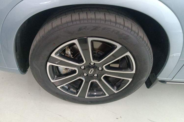 Used Hima AITO M7 2024 1.5T Intelligent Driving All-Wheel Drive Pro Version 5 Seats Ternary Lithium Battery
