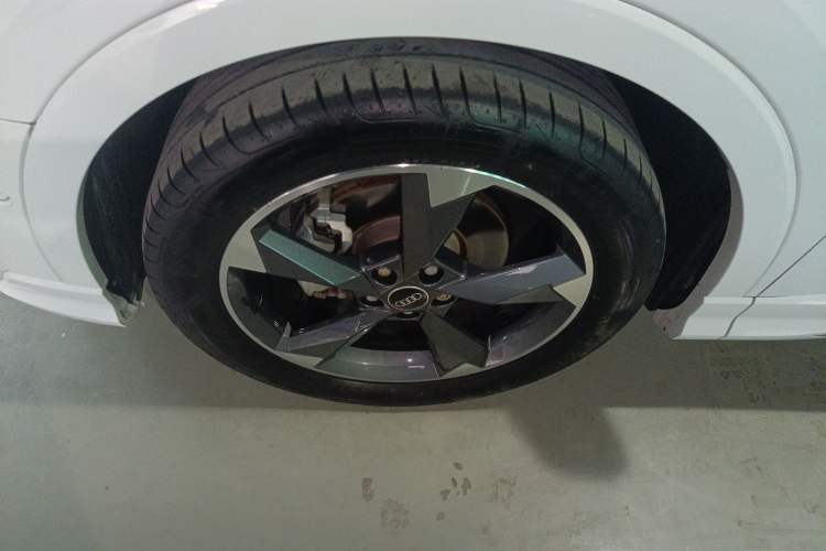 Used Audi Q3 2023 35 TFSI Fashion Dynamic Model (1.4T)
