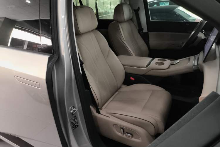 Used XPeng X9 2024 610 Long-Range Pro
