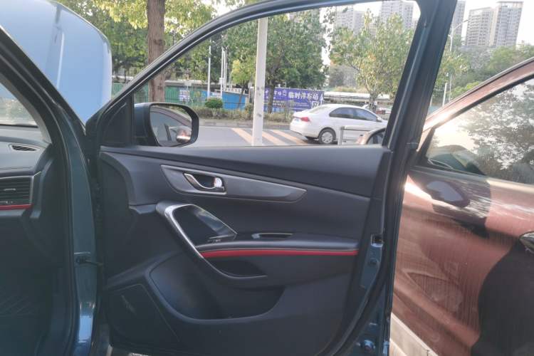 Used Changan CS55 2017 1.5T Automatic Colorful Edition
