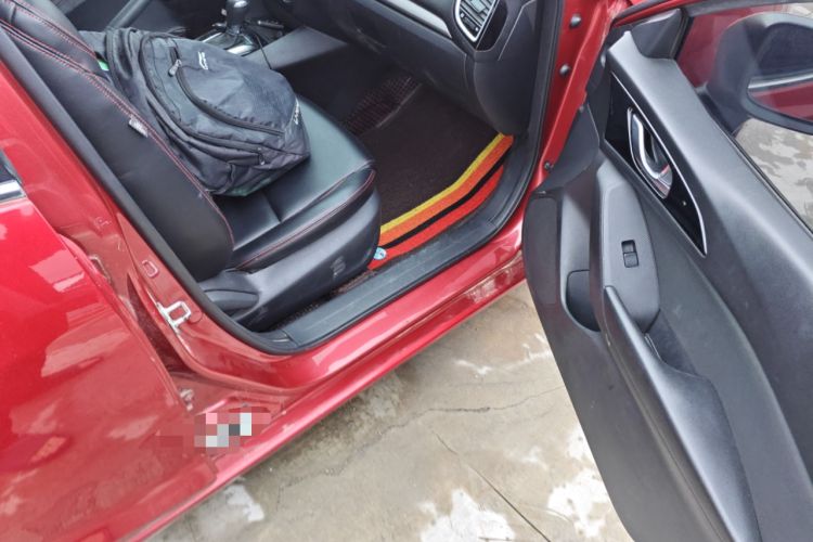 Used Mazda Mazda 3 Axela 2016 Sedan 1.5L Automatic Luxury Model