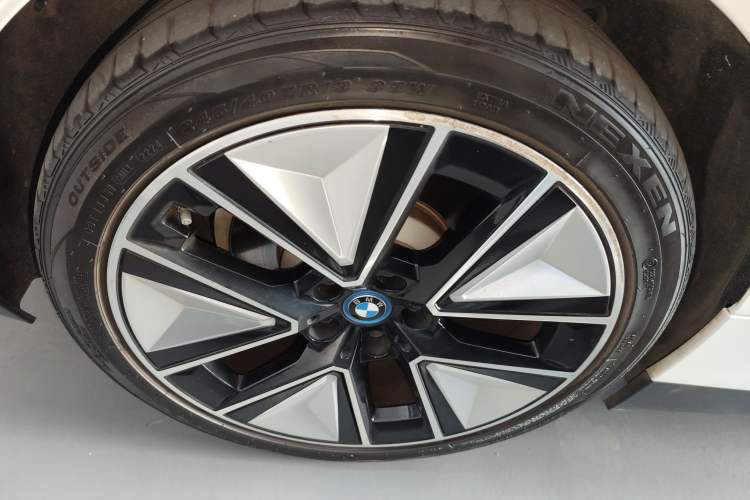 Used BMW i3 2022 eDrive 35 L

