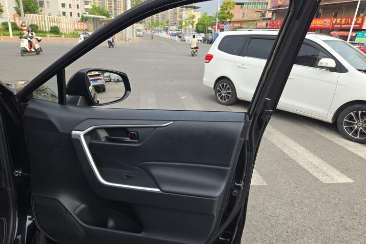 Used Toyota RAV4 2022 2.0L CVT Two-Wheel Drive Urban Edition
