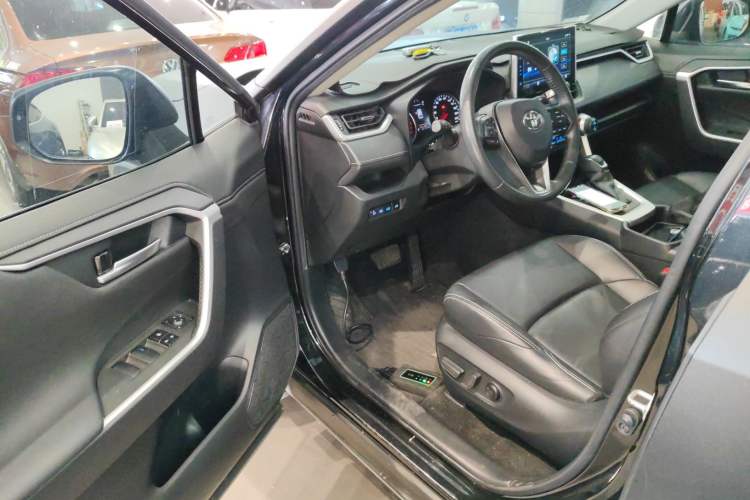 Used Toyota Wildlander 2021 2.0L CVT 4x4 Luxury Edition
