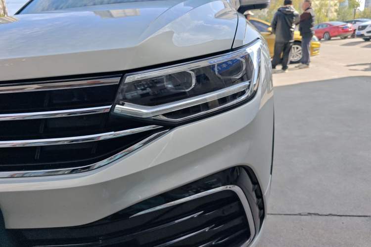 Used Volkswagen Tiguan L 2022 330TSI Automatic Two-Wheel Drive R-Line Enhanced Edition
