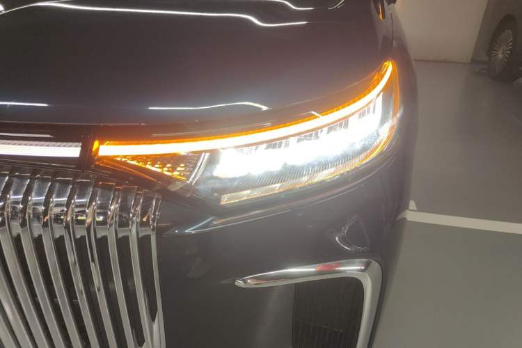 Used VOYAH Dream 2025 PHEV Four-Wheel-Drive Flagship Kunpeng Edition
