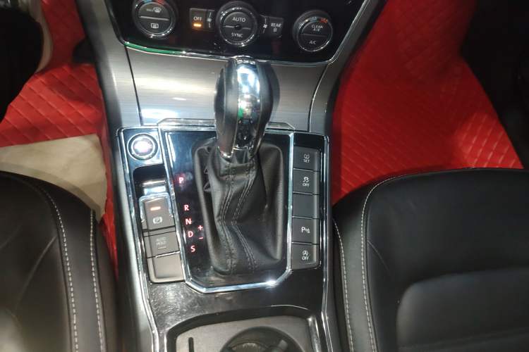 Used Volkswagen Passat 2017 330TSI DSG Luxury Edition
