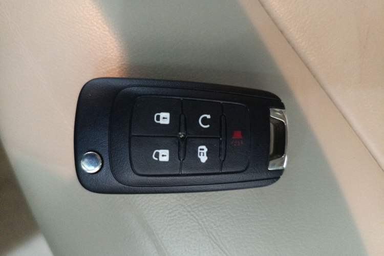 Used Buick GL8 2018 28T Luxury Model China VI Standard
