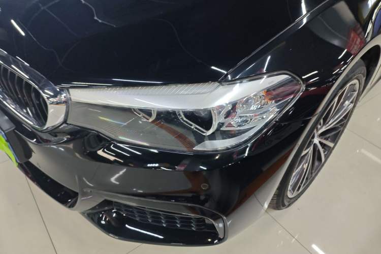 Used BMW 5 Series 2019 Facelifted 530Li Leading Edition M Sport Package