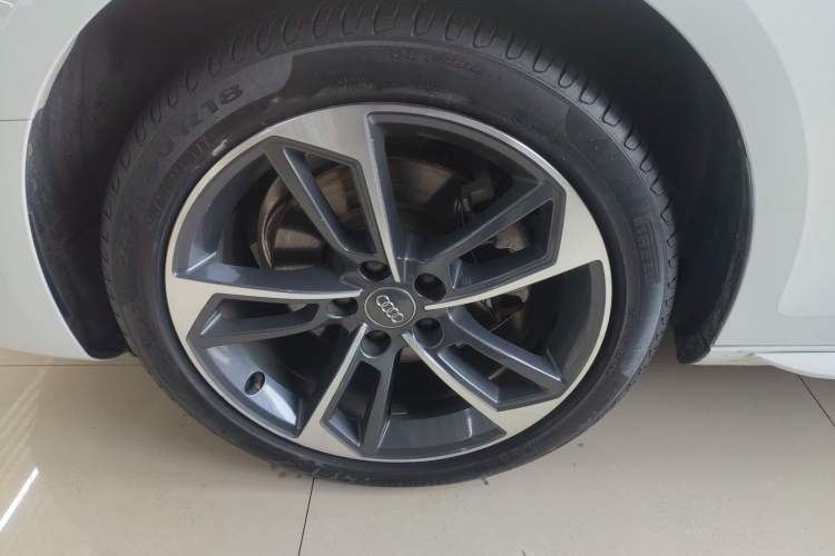 Used Audi A4L 2020 40 TFSI Fashionable and Elegant Model