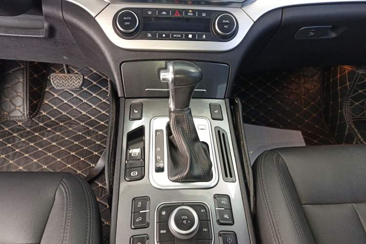 Used Haval H6 Coupe 2015 Blue Label 2.0T Automatic Two-Wheel Drive Prestige Model
