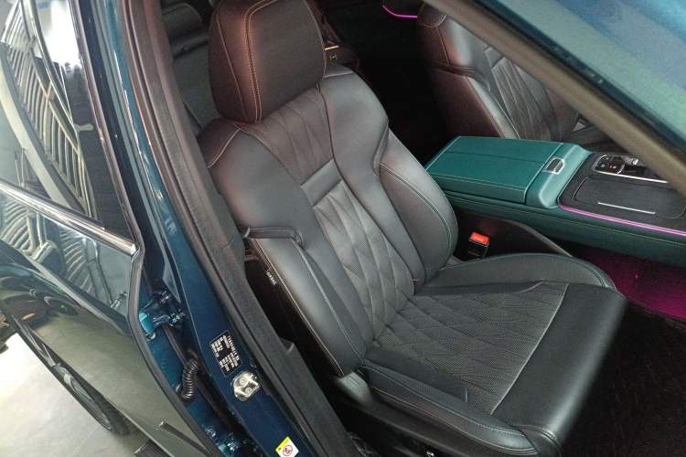 Used GAC Trumpchi GS8 2022 Linghang Series 2.0 TGDI Two-Wheel-Drive Luxury Smart Connectivity Version (7 Seats)
