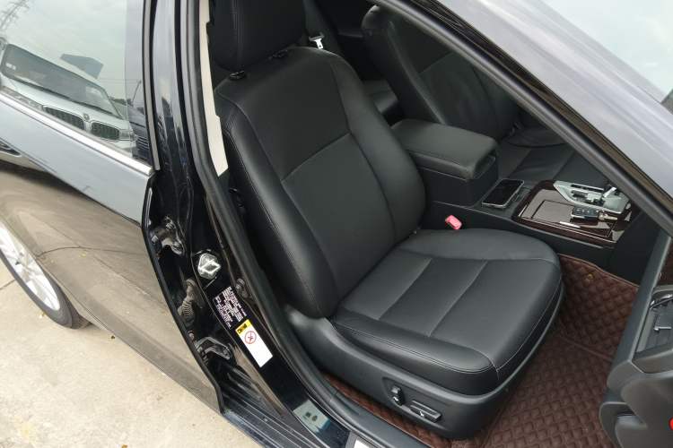 Used Toyota Camry 2015 2.0G Premier Edition
