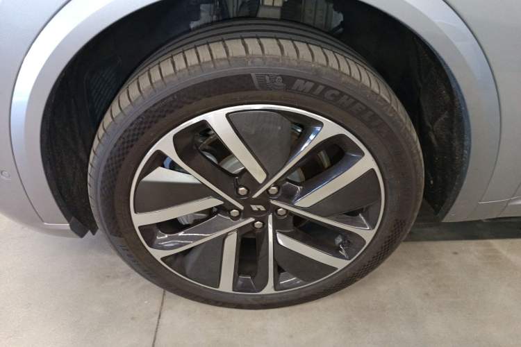 Used Li Auto L9 2022 Max model
