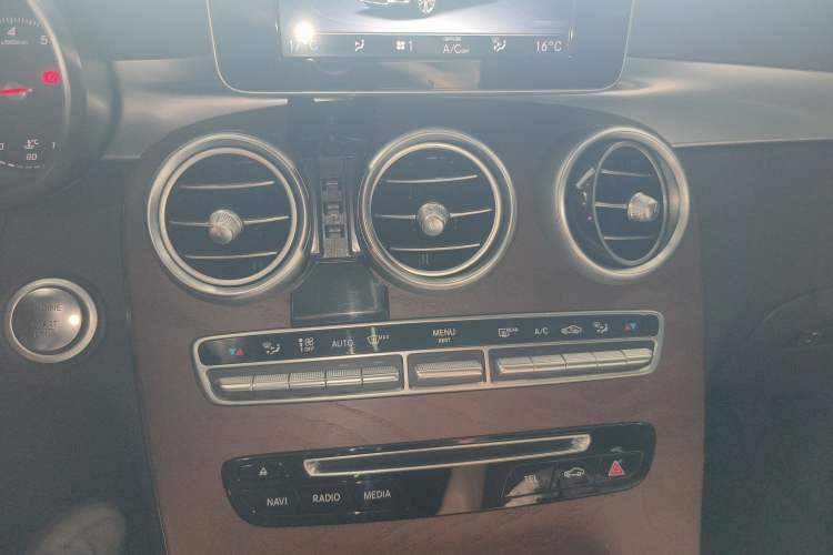 Used Mercedes-Benz GLC 2019 Refreshed GLC 300 L 4MATIC Dynamic Edition
