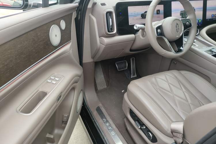 Used Hima AITO M9 2024 Range-Extended Ultra Version 52 kWh 5-Seater Model
