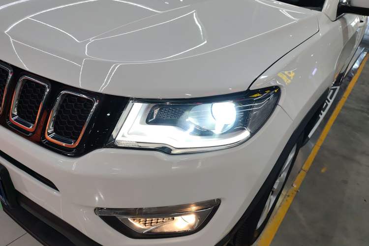 Used  Compass 2017 200T Automatic Family Edition
