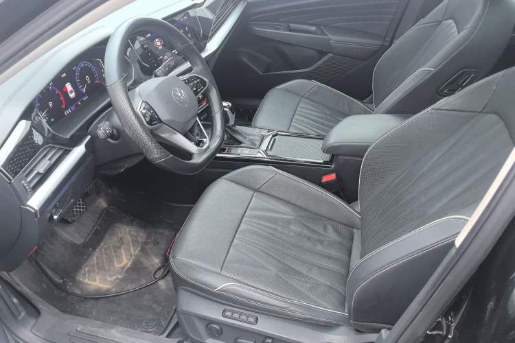 Used Volkswagen Passat 2022 330TSI Starry Luxury Edition – Exclusive Special Edition