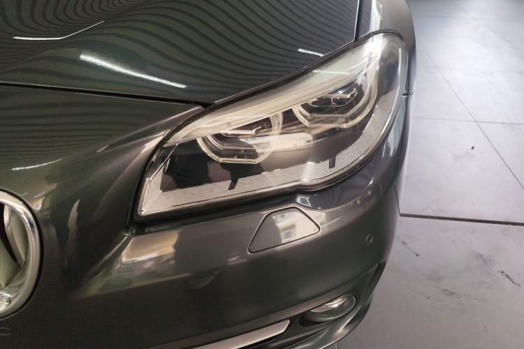 Used BMW 5 Series 2015 535Li Leading Model
