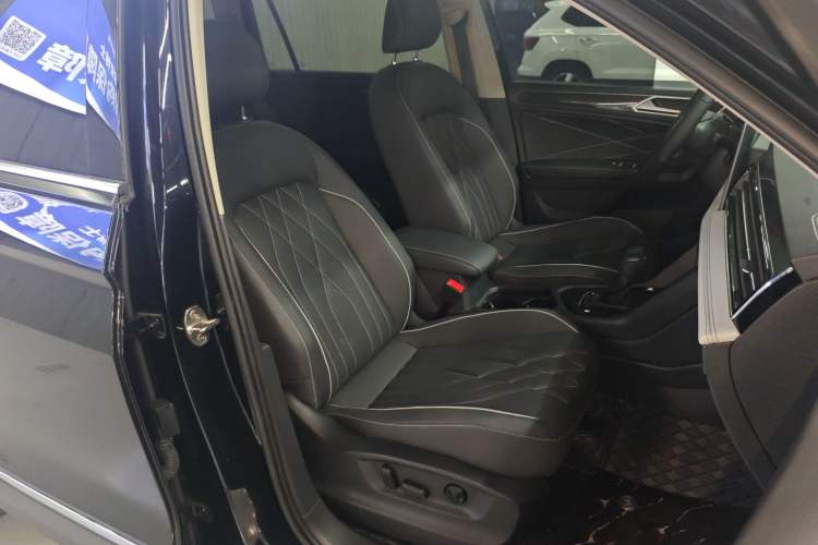 Used Volkswagen Tiguan L 2022 330TSI Automatic Two-Wheel Drive Smart Edition
