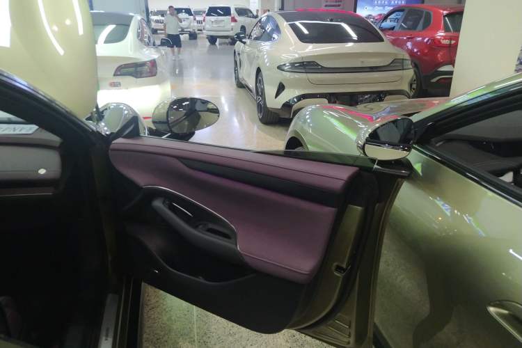 Used  SU7 2024 Rear-Drive Long-Range Intelligent Driving Version
