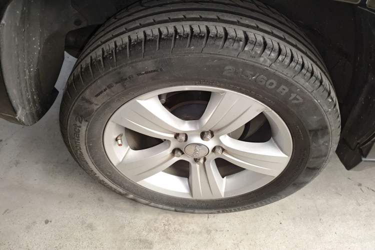 Used  Compass 2014 2.0L two-wheel drive sport version
